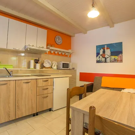 Oberhalb Voloscas Gelegene Moderne *